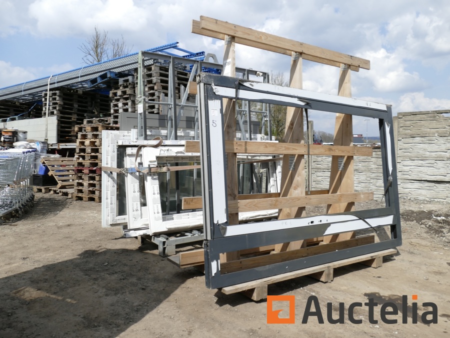 Glasstransport easels and window door frame - Windows frames - auctelia.com