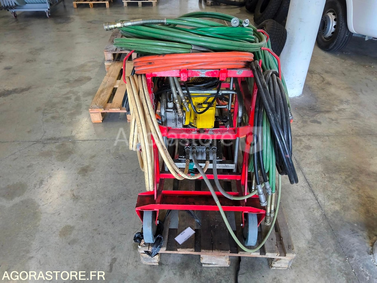 Hydraulic Hose Set with 220V Electric Pump used at auction - Agorastore