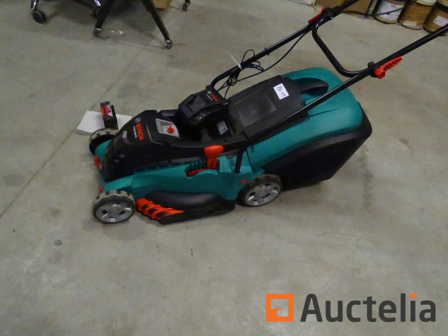 Lawnmower about Bosch Rotak 430LI Battery