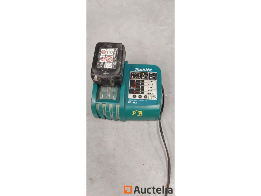 Makita battery loader Hand tools auctelia