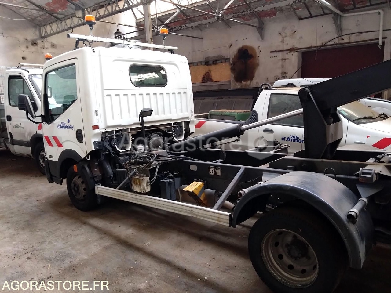 NISSAN CABSTAR POLYTIPPER 3.5 T used at auction - Agorastore
