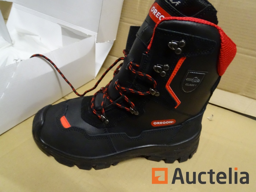 Oregon yukon chainsaw boots best sale