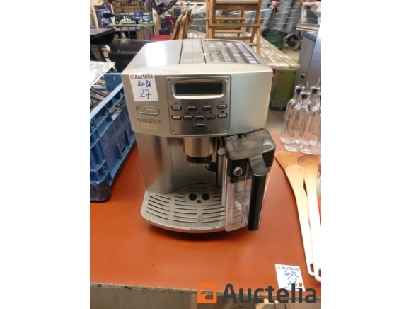 Machine caf Delonghi MAGNIFICA Torr facteurs machine caf