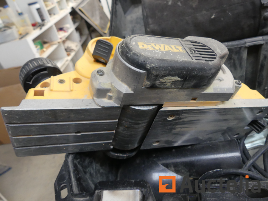 DeWalt Rabot électrique D26500K 1050 W dans la valise 